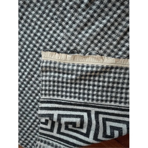 VTG Gingham Pattern Greek Key Trim Wool Blanket Black & White Size 66x76 - Picture 3 of 5